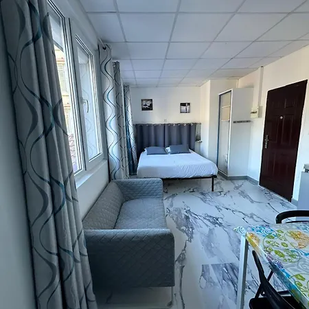 מלון דירות Domaine Des Anges 4*